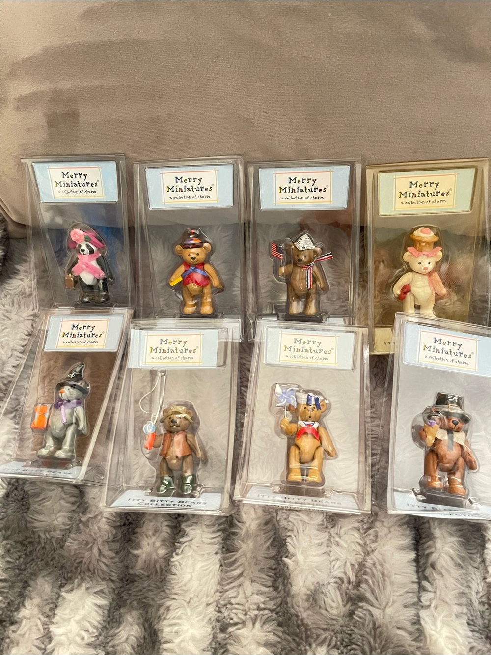 2002 Hallmark "Merry Miniatures" Itty Bitty Bears collection.